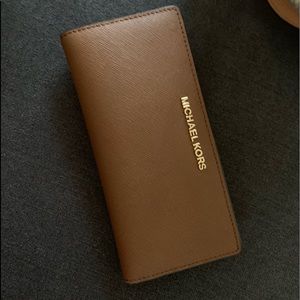 Micheal Kors wallet